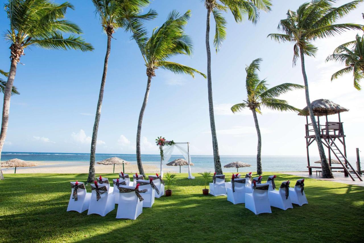 Outrigger Fiji Beach Resort Korotogo Bagian luar foto The beach at the Sheraton Resort