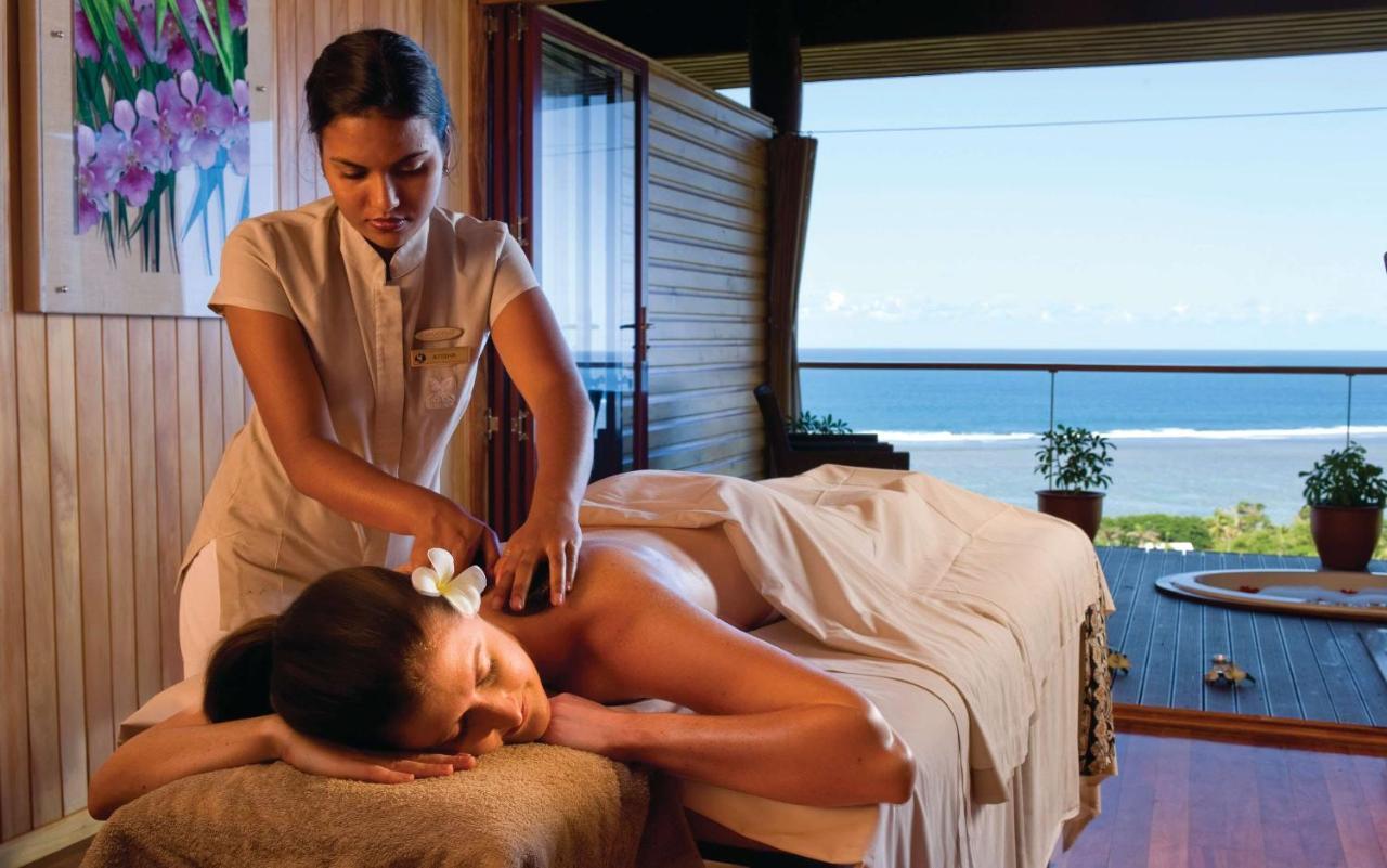 Outrigger Fiji Beach Resort Korotogo Bagian luar foto A spa treatment