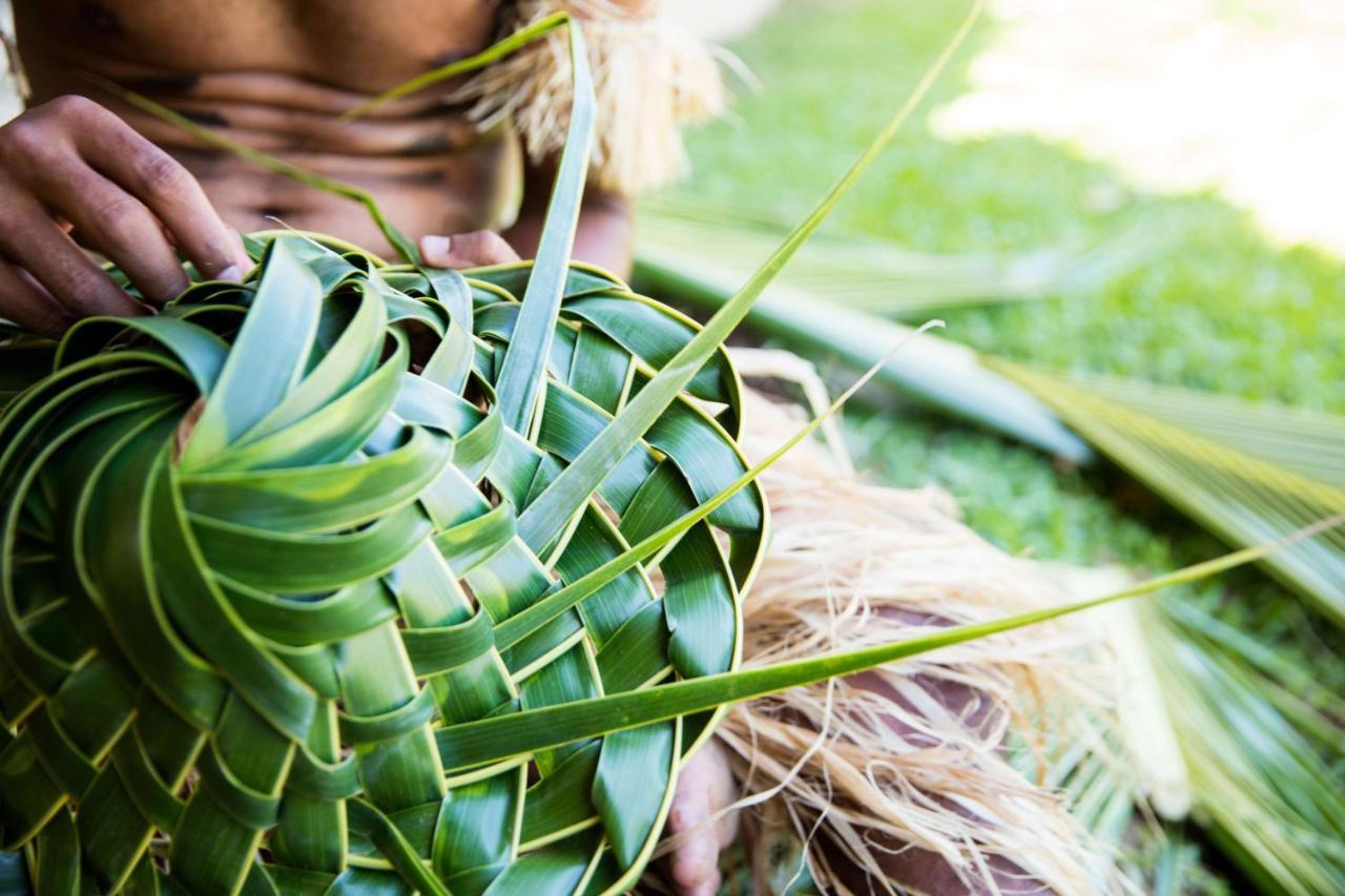 Outrigger Fiji Beach Resort Korotogo Bagian luar foto Weaving of a tapa
