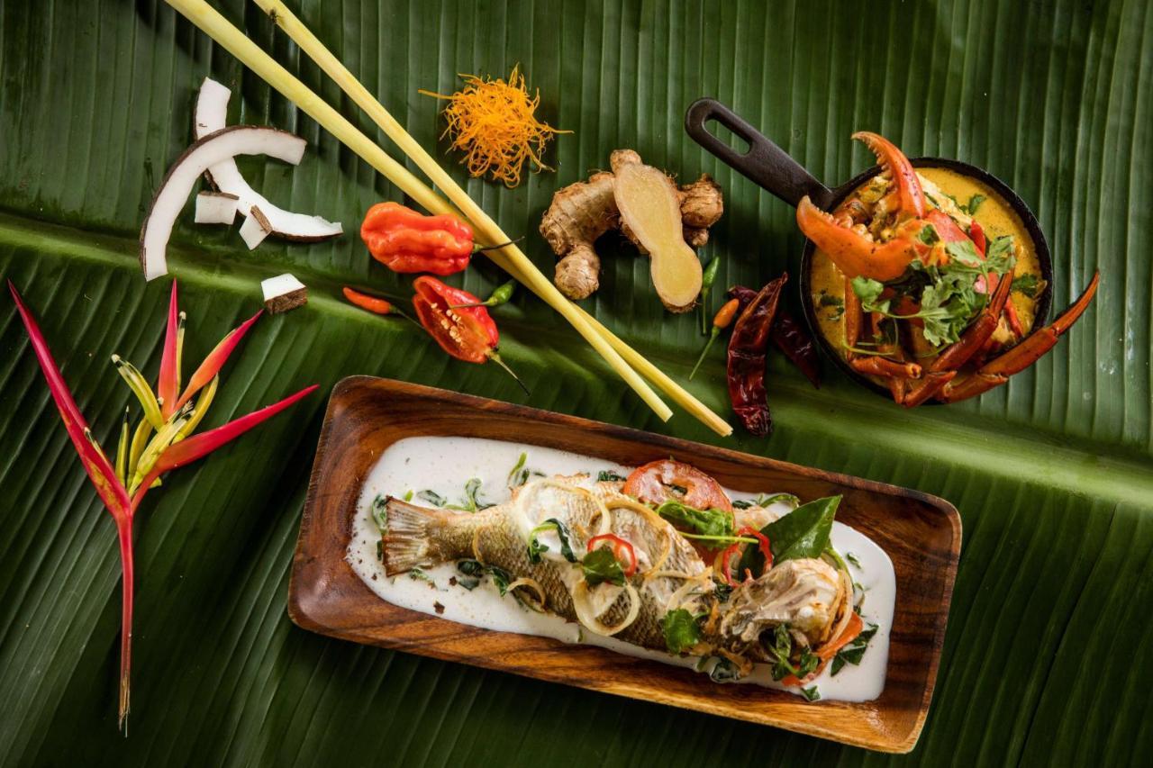 Outrigger Fiji Beach Resort Korotogo Bagian luar foto Thai food