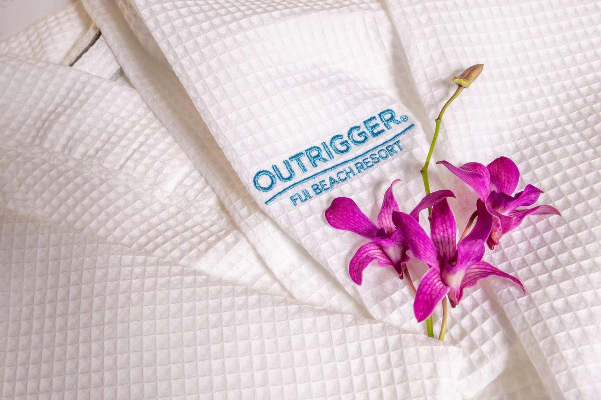 Outrigger Fiji Beach Resort Korotogo Bagian luar foto